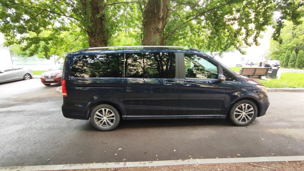 Mercedes-Benz V250