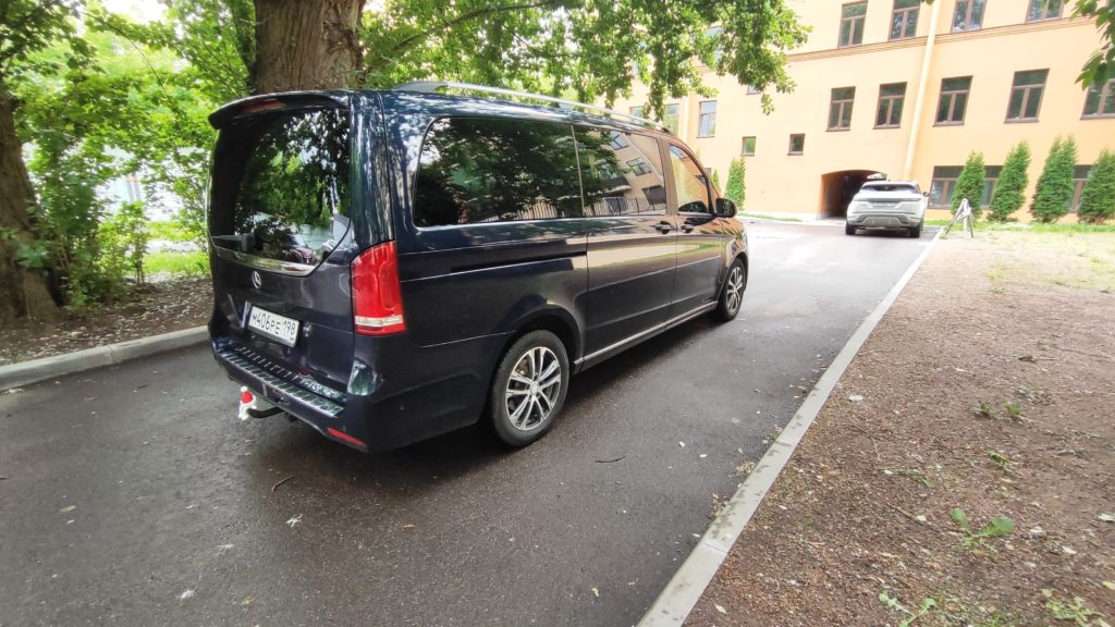 Mercedes-Benz V250