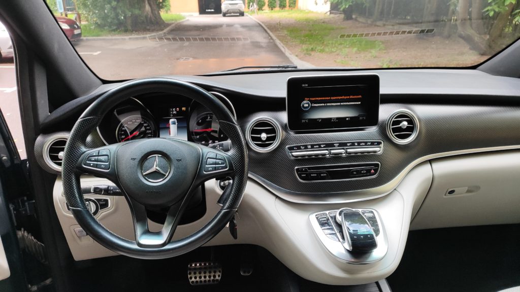 Mercedes-Benz V250